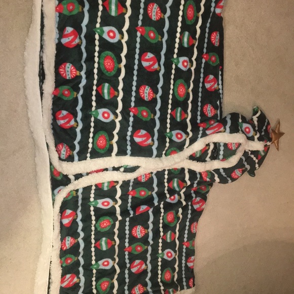 New! 🎄✨ Soft & Cozy Holiday Hooded Wrap - Picture 1 of 7